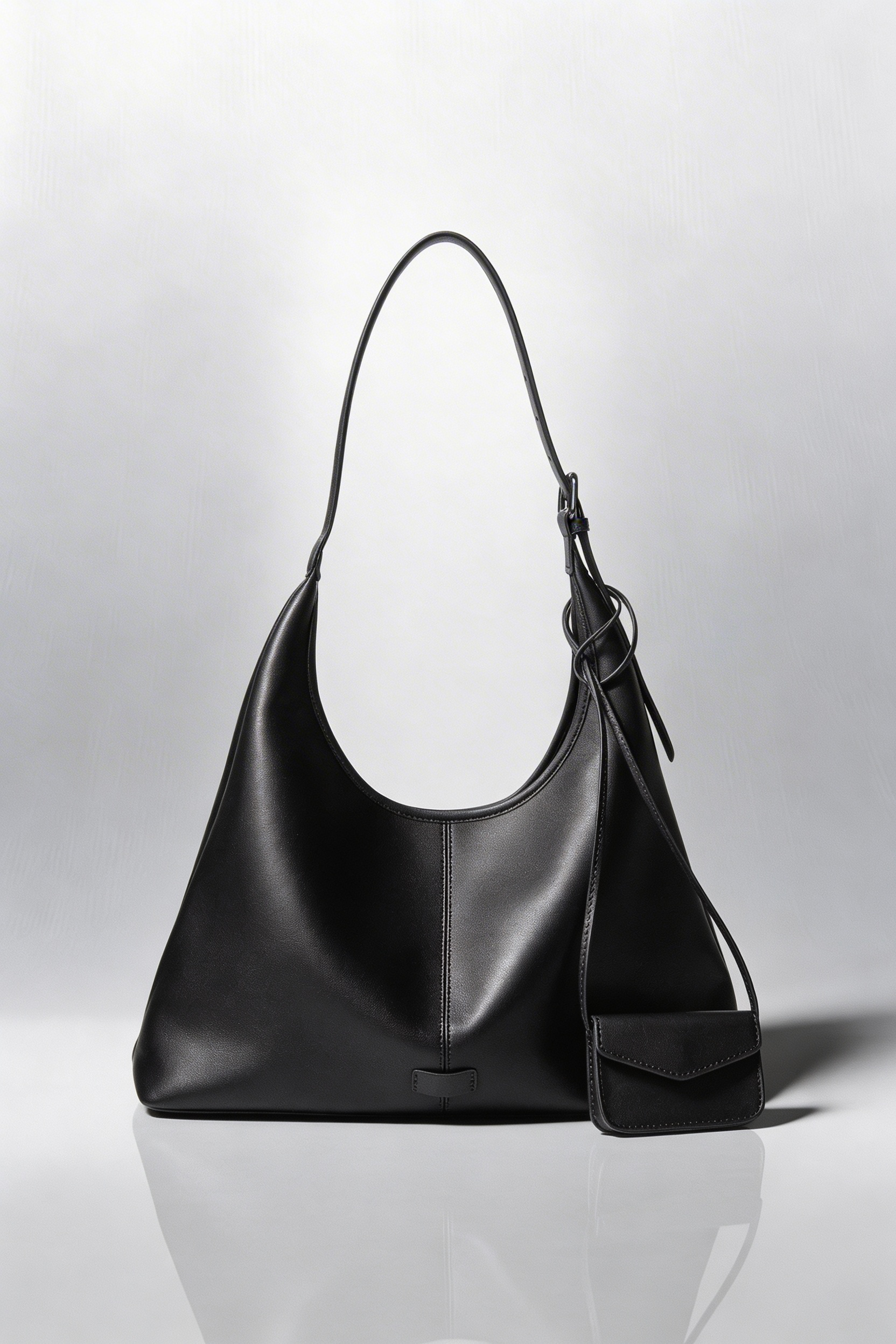 CRESCENT BAG - BLACK