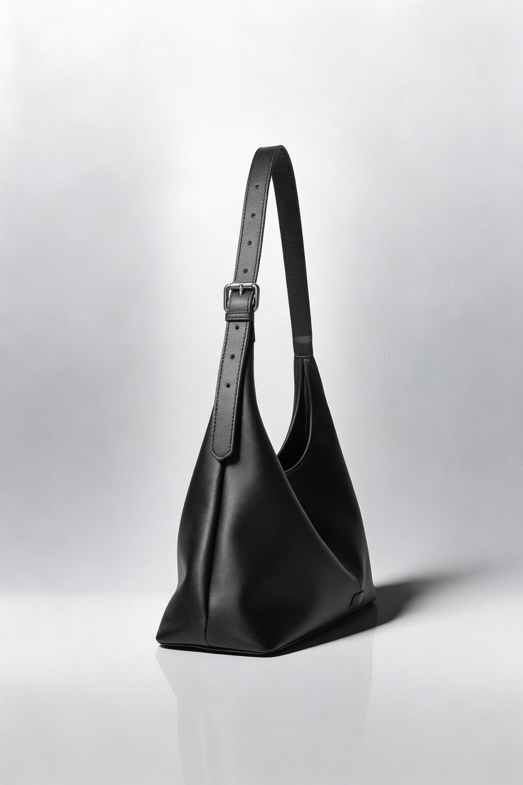 CRESCENT BAG - BLACK