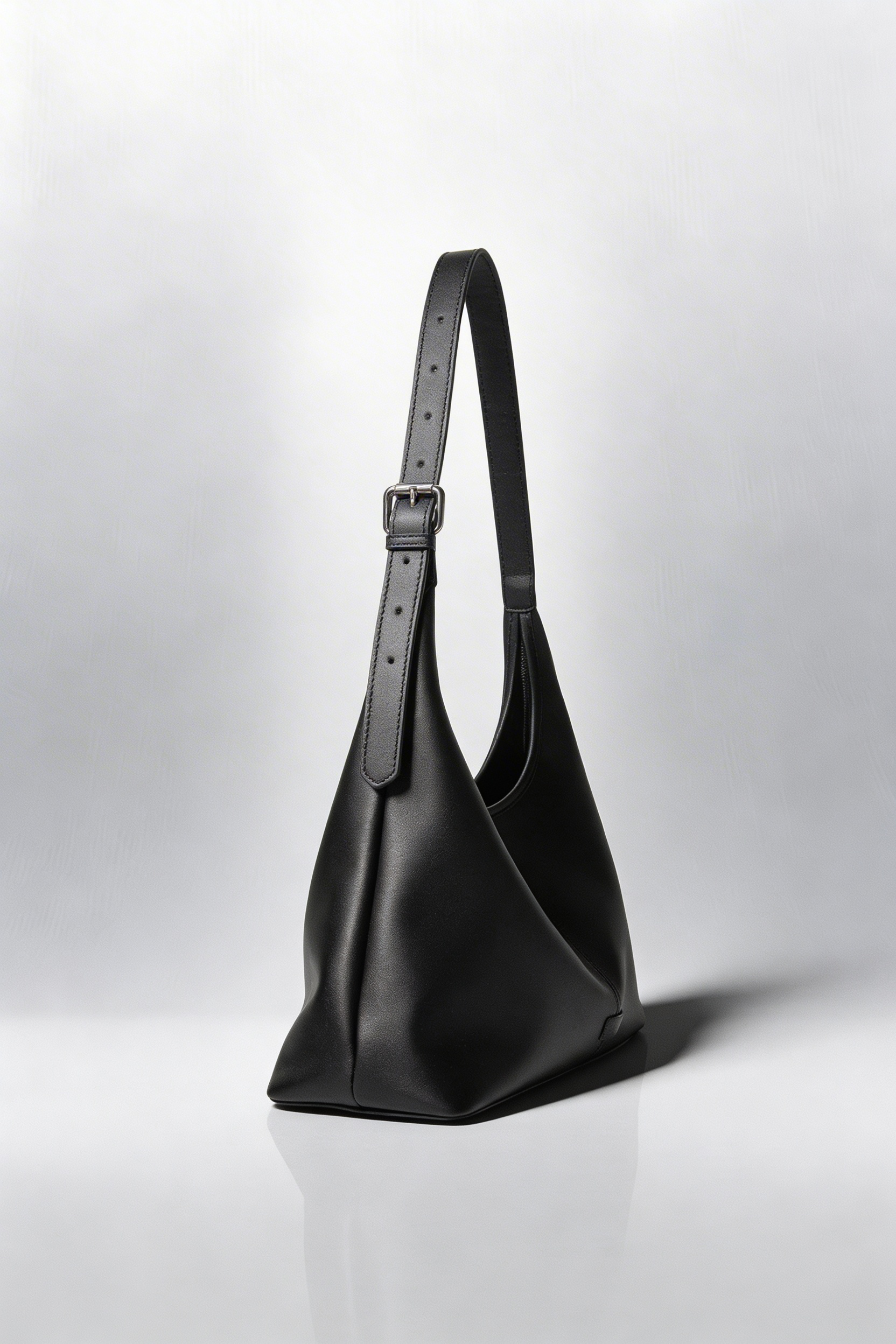 CRESCENT BAG - BLACK
